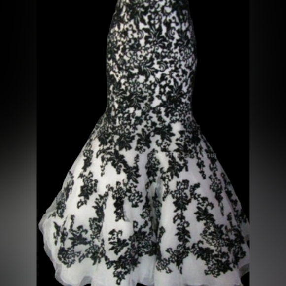 100% Authentic Allure Wedding Dress - Picture 5 of 13